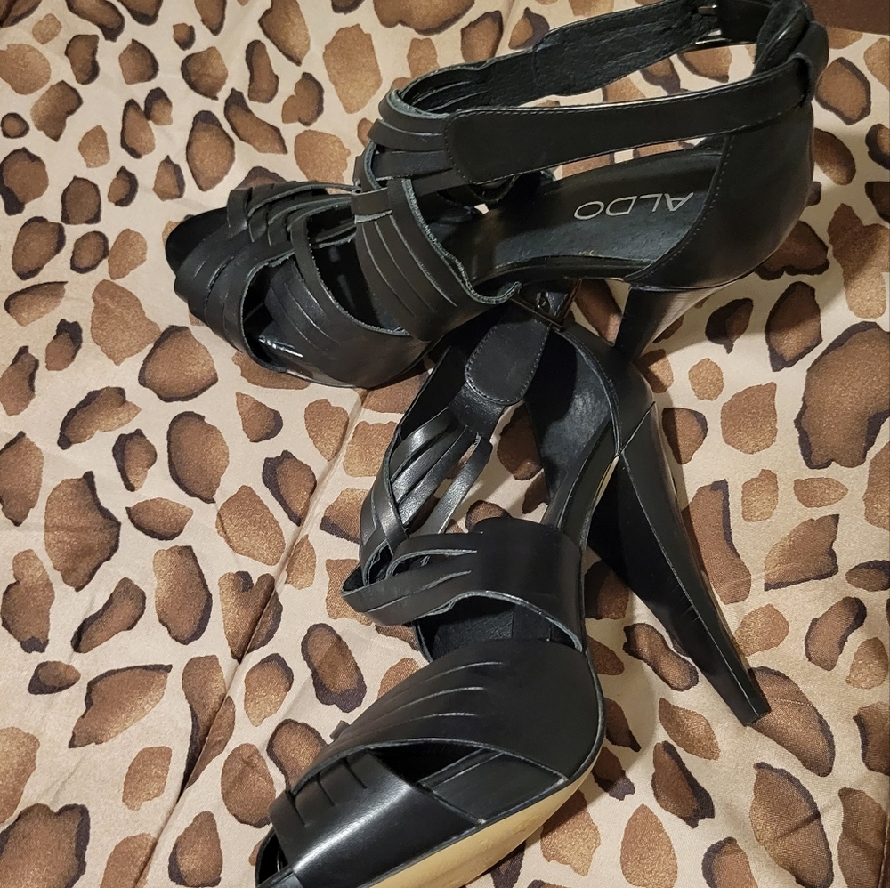 Shoes - Picture 2 of 3
